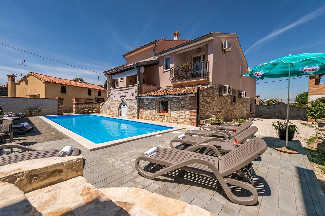 Villa Valtrazza Tar-Vabriga Exteriör bild