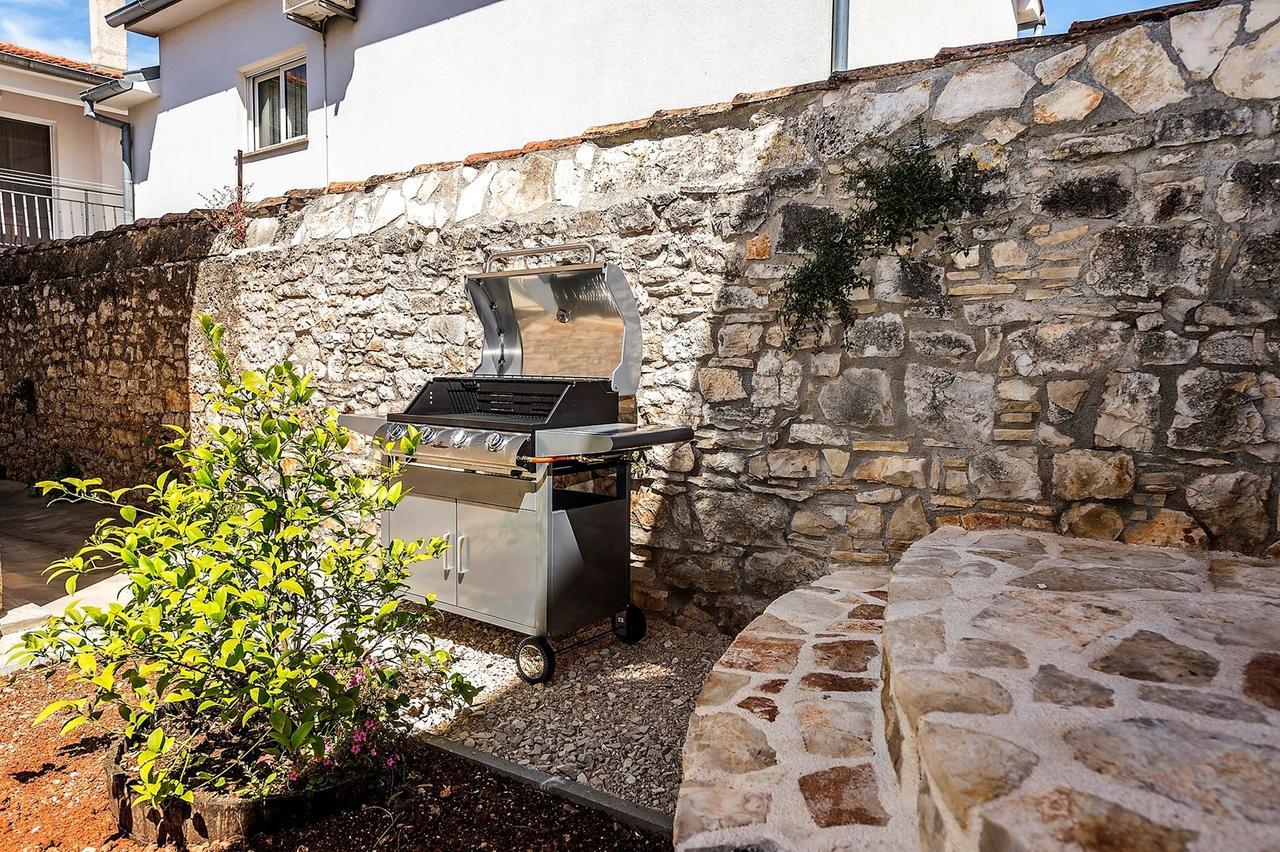 Villa Valtrazza Tar-Vabriga Exteriör bild