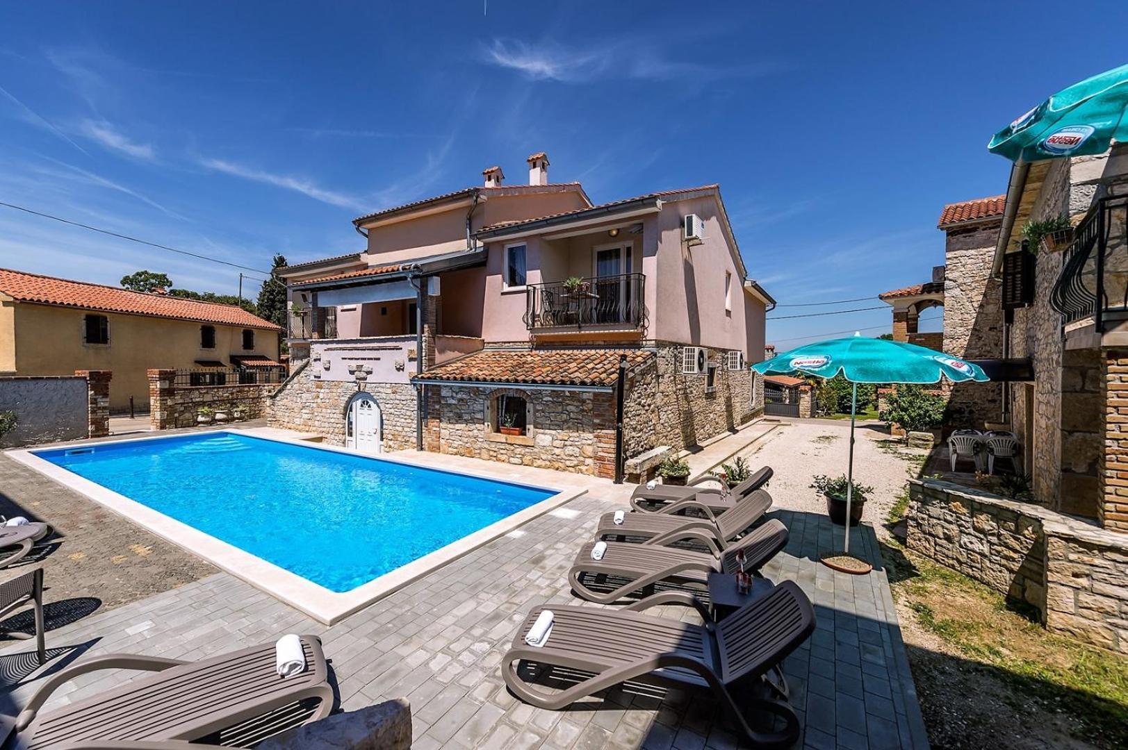 Villa Valtrazza Tar-Vabriga Exteriör bild