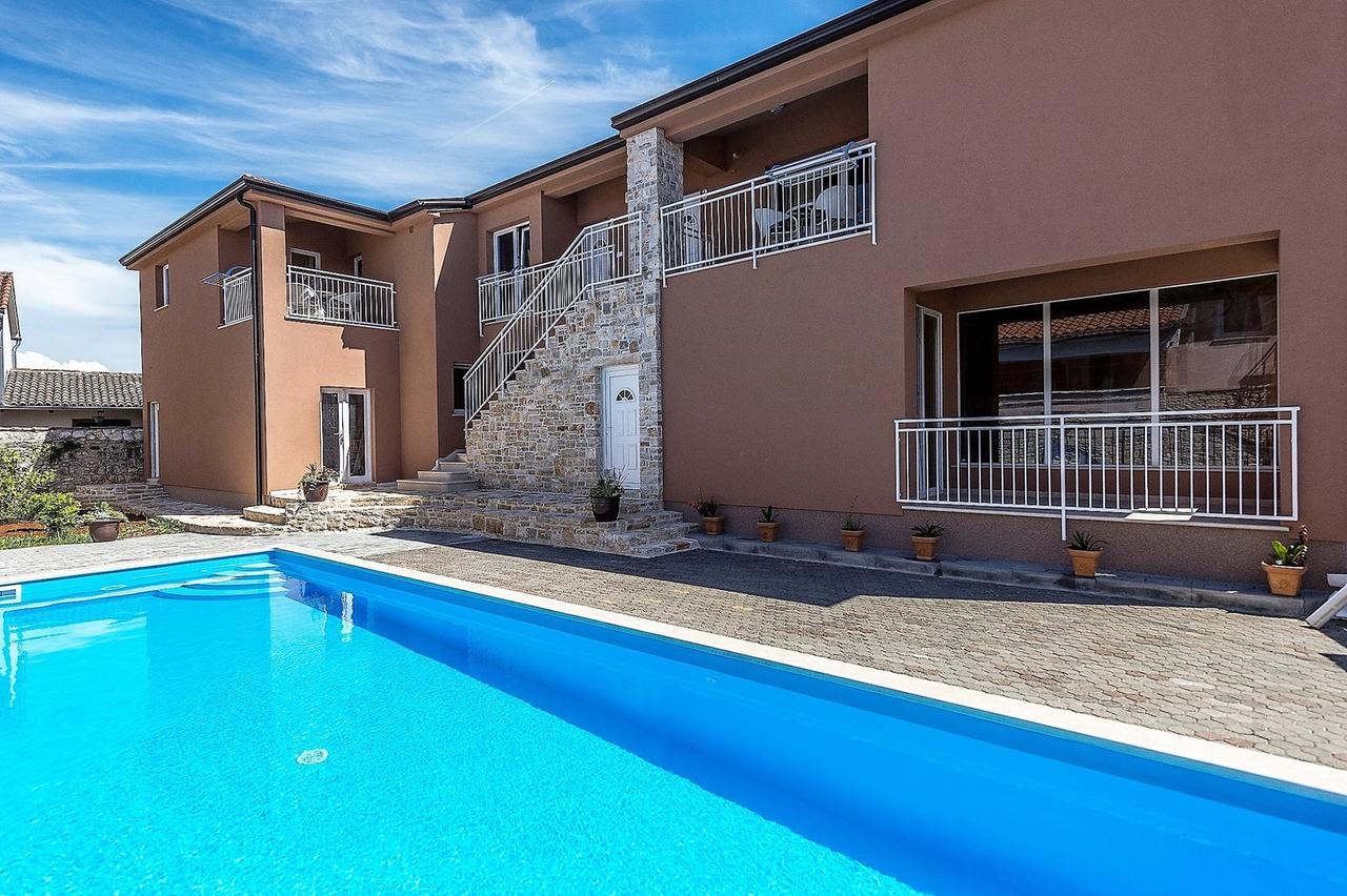 Villa Valtrazza Tar-Vabriga Exteriör bild