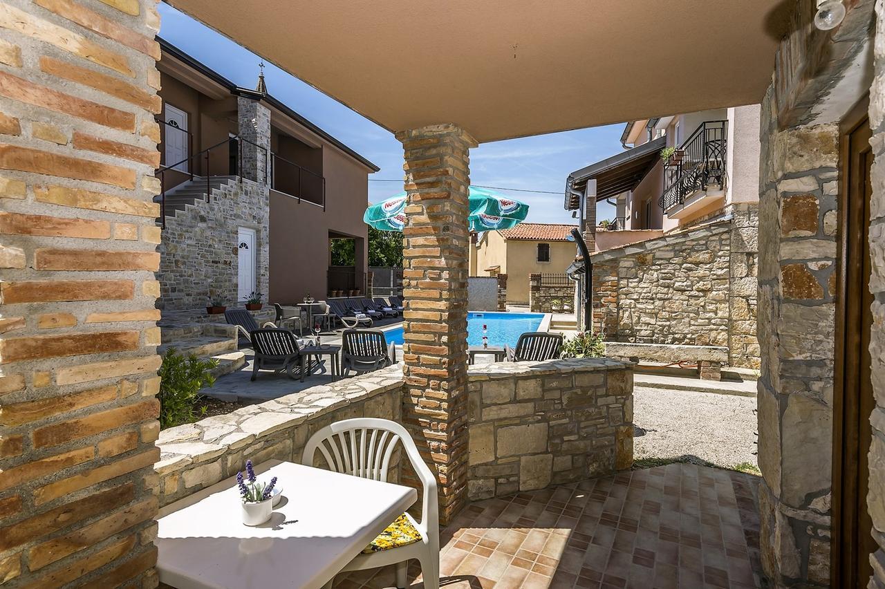 Villa Valtrazza Tar-Vabriga Exteriör bild