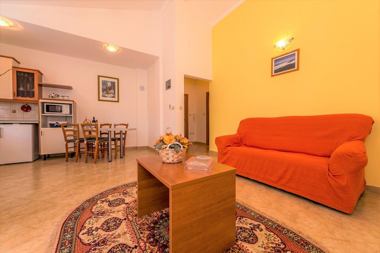 Villa Valtrazza Tar-Vabriga Rum bild