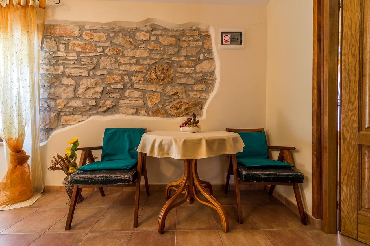 Villa Valtrazza Tar-Vabriga Exteriör bild