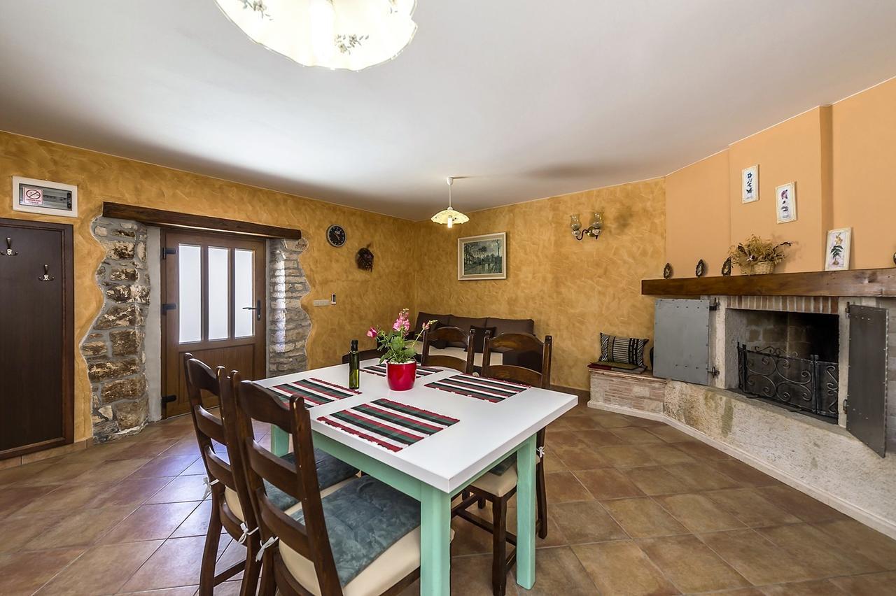 Villa Valtrazza Tar-Vabriga Exteriör bild