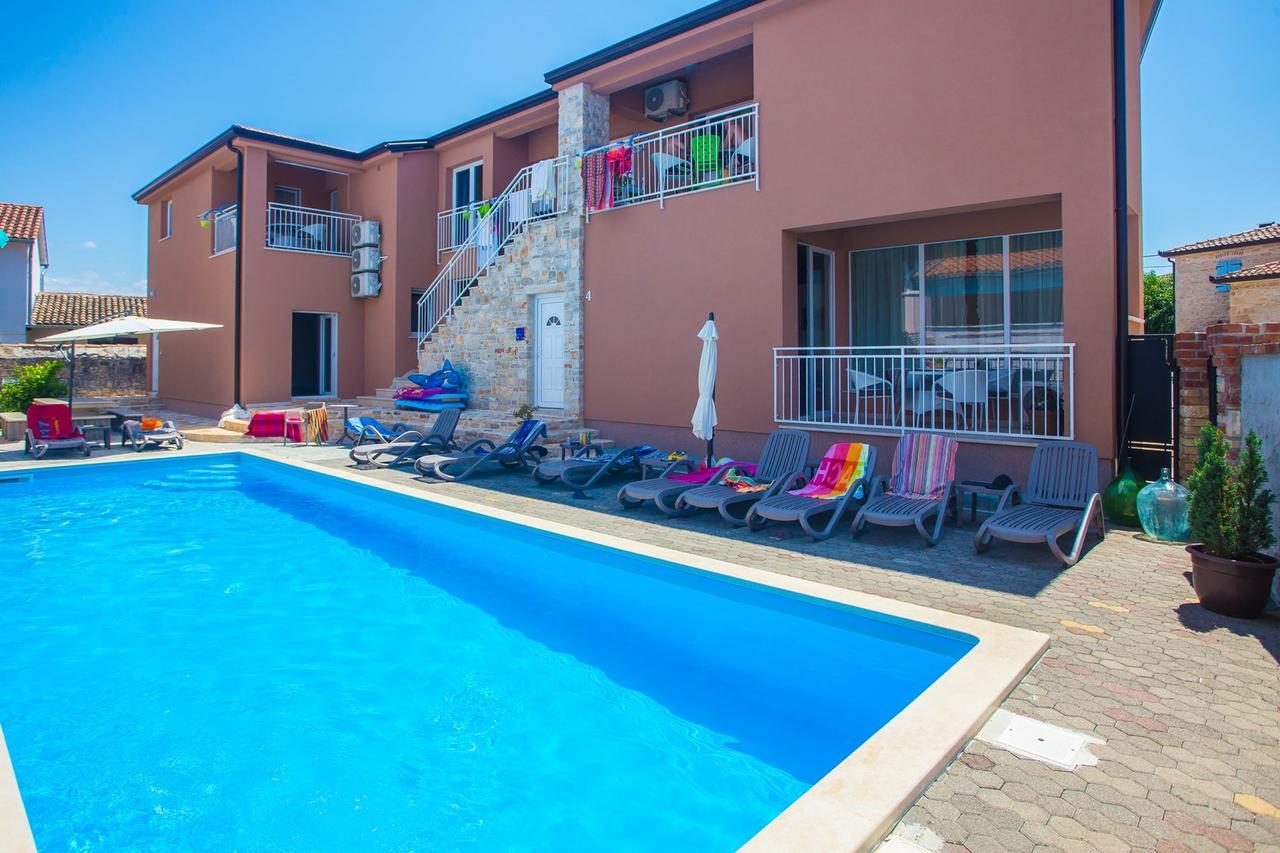 Villa Valtrazza Tar-Vabriga Exteriör bild