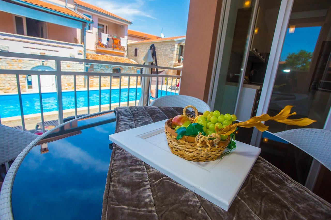 Villa Valtrazza Tar-Vabriga Exteriör bild