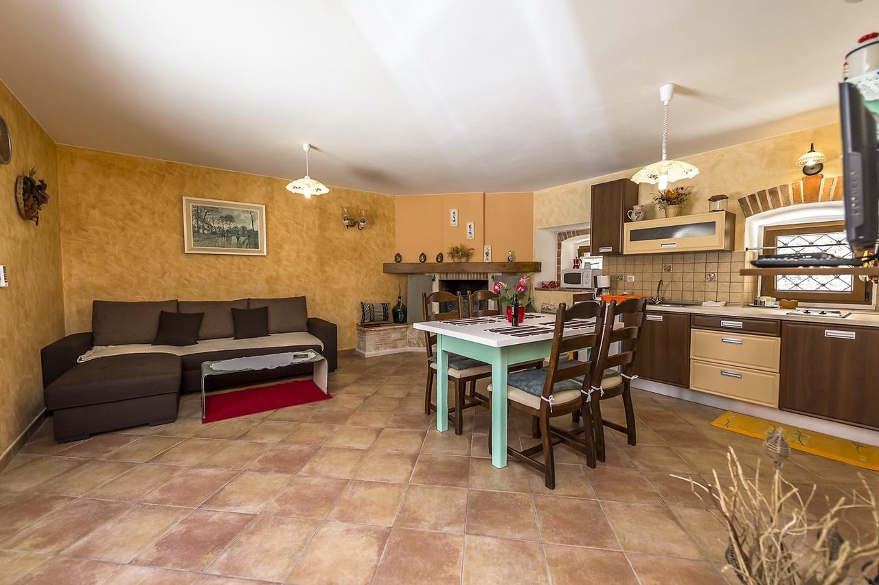 Villa Valtrazza Tar-Vabriga Exteriör bild